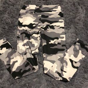 Camo leggings
